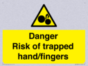 danger-risk-of-trapped-handfingers~